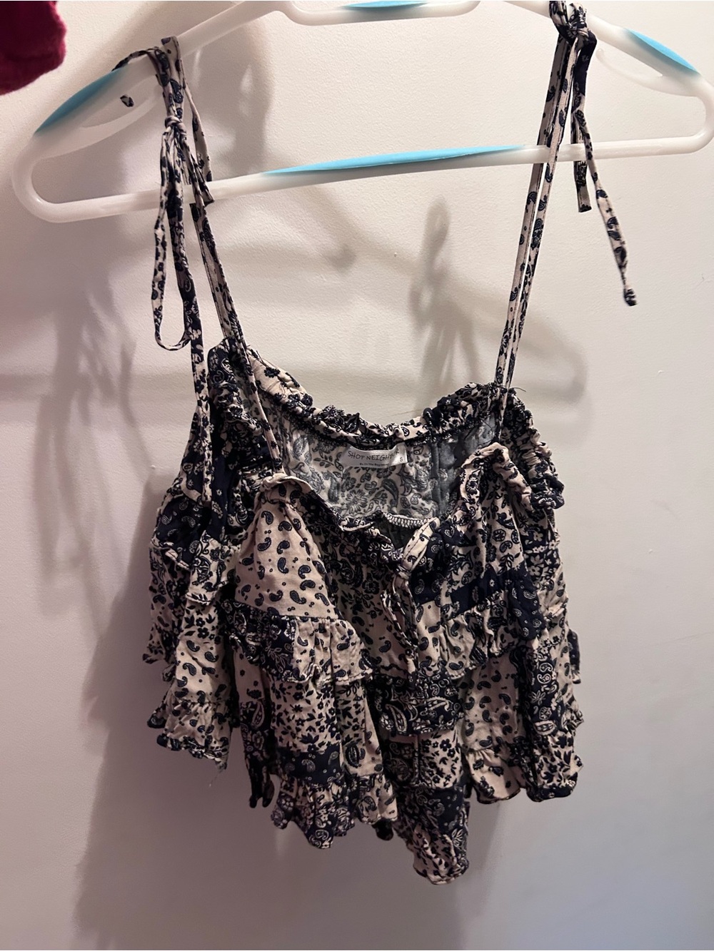 Ruffled Paisley Tie-Shoulder Tank Top - Black & Cream
